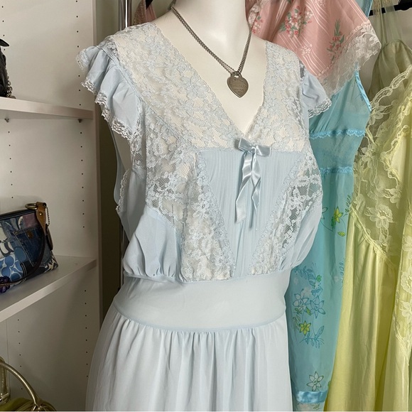 Vintage 50's / 60's Nightgown - Picture 2 of 11
